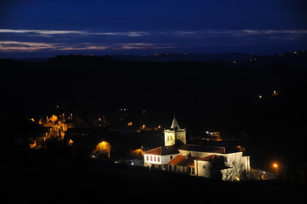 Apartamentos Corona Comillas Esterno foto